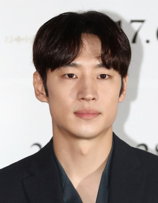  영화배우 이제훈에 대해서