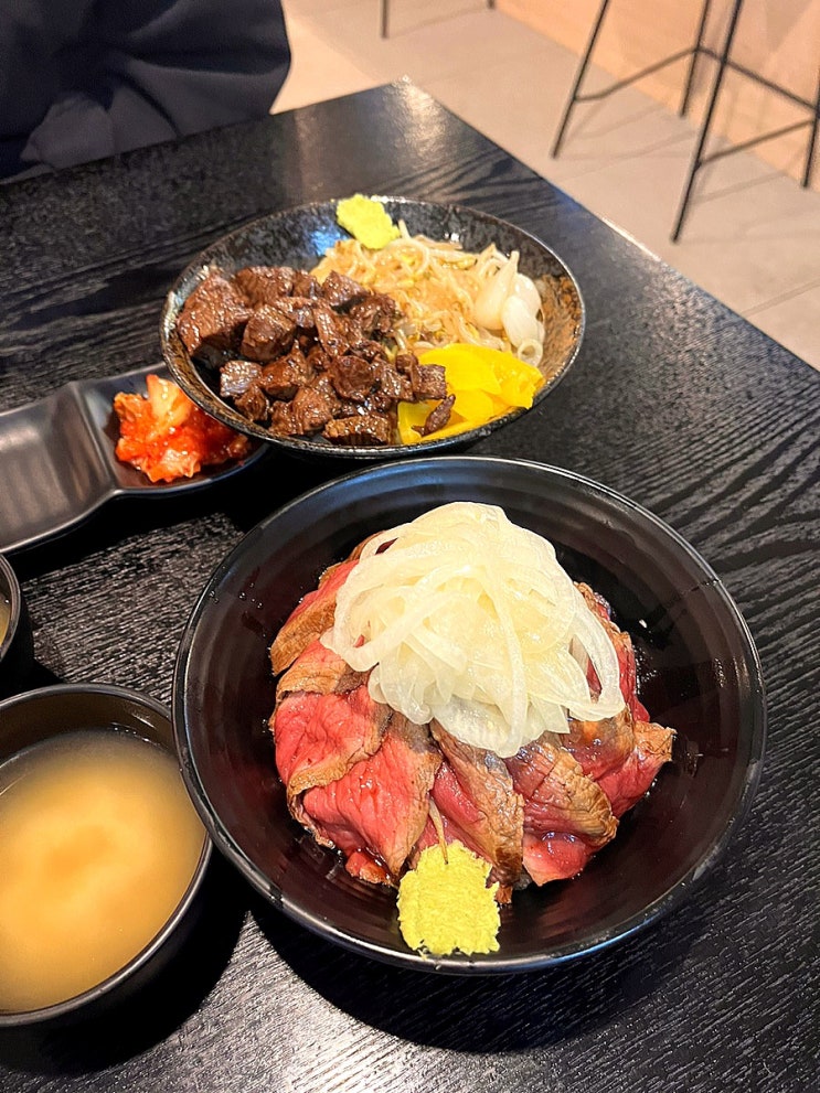  간단하게 먹기 좋은 범계 덮밥 (홍대개미)