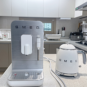 신혼선물로 받은 스메그(SMEG) 전자동 커피머신 BCC02 사용 후기