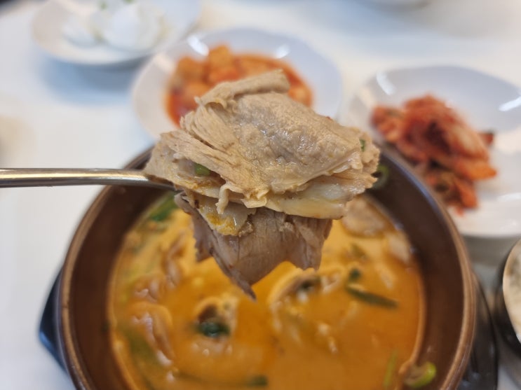  가락동 경찰병원역 국밥 맛집 :: 칼칼한 시원함! 부산아지매국밥 가락점