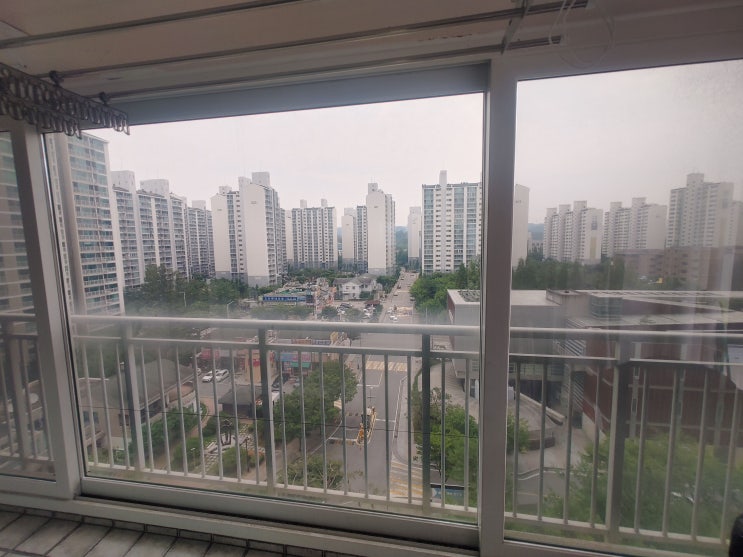  인천 아파트썬팅 옥련동 동춘동 아파트 거실창문 열차단썬팅 햇빛차단썬팅 저층 시선차단썬팅 시공