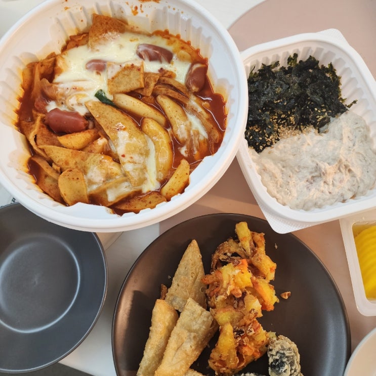  [오목천동 떡볶이] 수원 오목천역 '동대문엽기떡볶이' 수원오목천점 엽기반반, 모둠튀김, 참치마요밥 후기