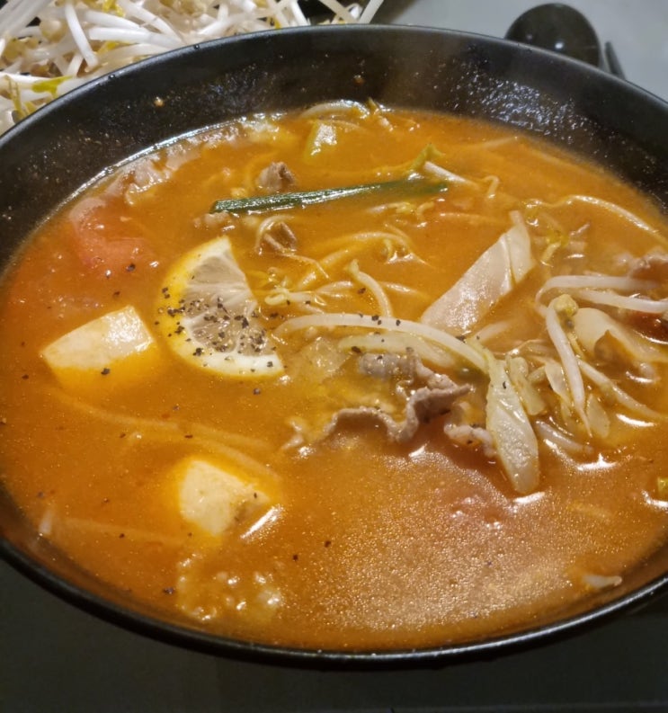  리틀파파포 명동점 - 직장인 점심 해장에 최고! 매콤한차돌쌀국수 을지로입구 종각 쌀국수맛집