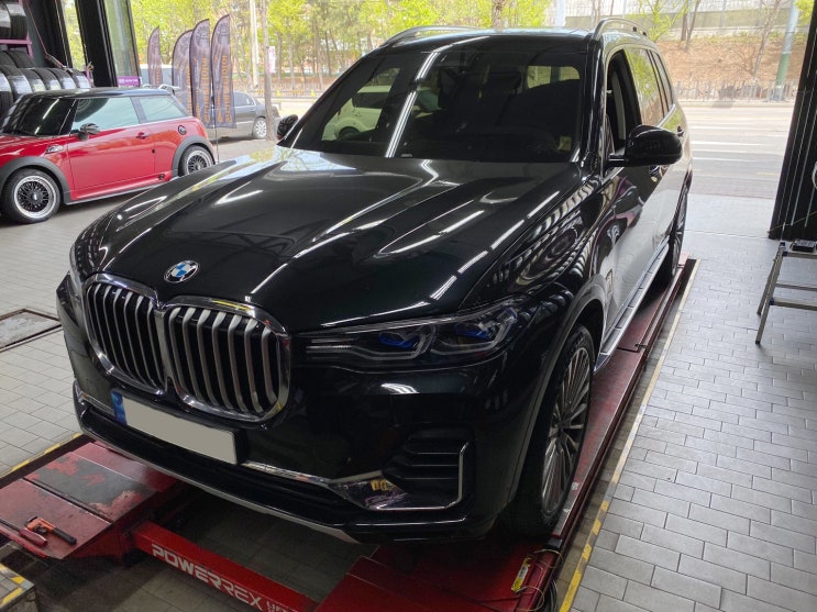  BMW X7 22인치 순정 콘티넨탈 런플랫 타이어로 교체