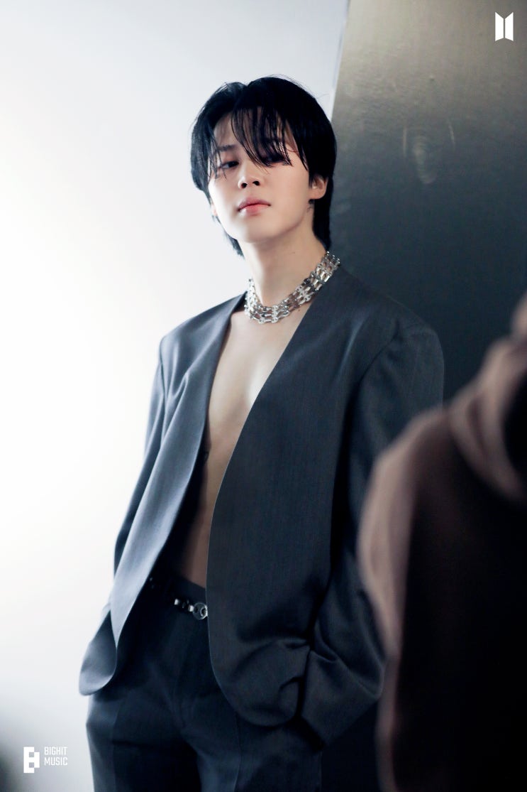 <b>빌보드 아티스트</b>100' 1위에... JIMIN_FACE#LikeCrazy#아티스트100
