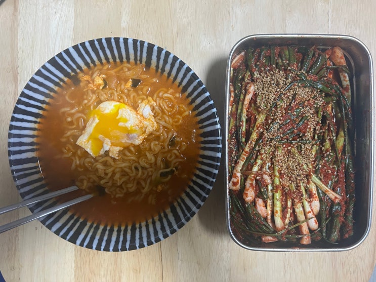  욱띠끄의 저녁 <집밥6 : 오징어짬뽕 with 파김치>
