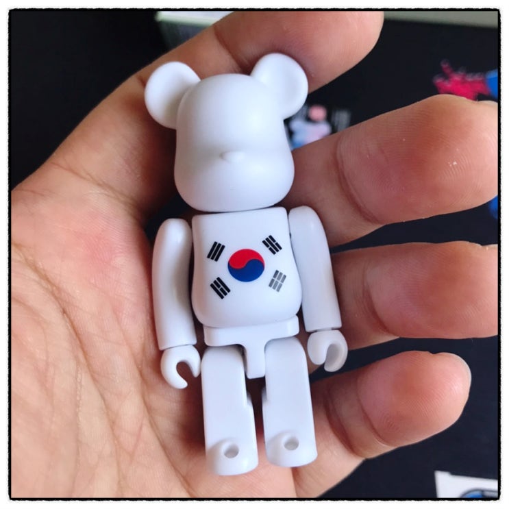 베어브릭 44탄 태극기베어브릭 리뷰 베어브릭 44탄 태극기베어브릭 리뷰