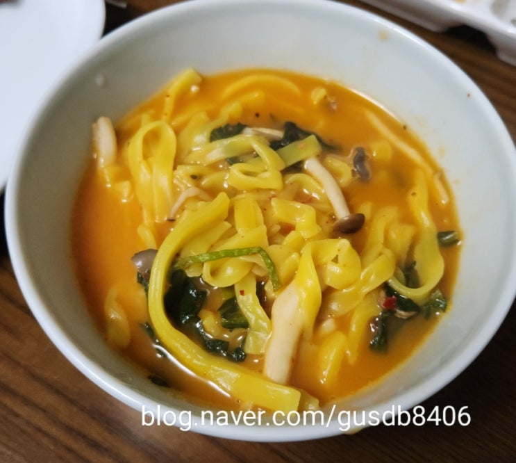 위즈덤 마켓 팔공산 얼큰이 버섯칼국수 밀키트! 위즈덤 마켓 팔공산 얼큰이 버섯칼국수 밀키트!