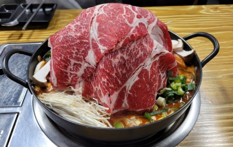 얼큰한 국물과 고기를 한번에 먹을 수 있는 전주 진북동 맛집 '연남물갈비 덕진구청점'