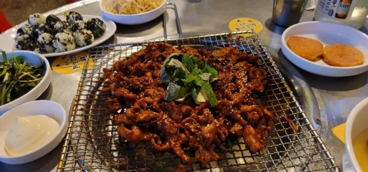  [신림/불타는 꼬꼬발] 숯불 향 가득한 신림 닭발 맛집!