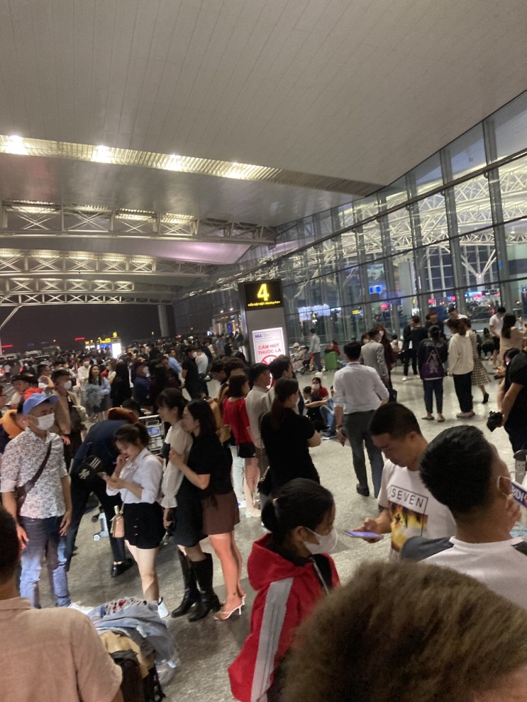 하노이 노이바이 공항 비행기 타러 가는 법, 출입국 심사하는 법
