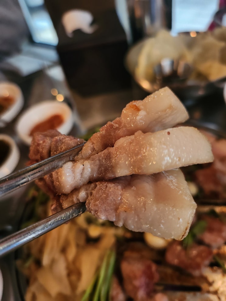  부산 명지 국신 맛집 부산댁 청도 미나리 삼겹살(Feat.고기 구워줌)