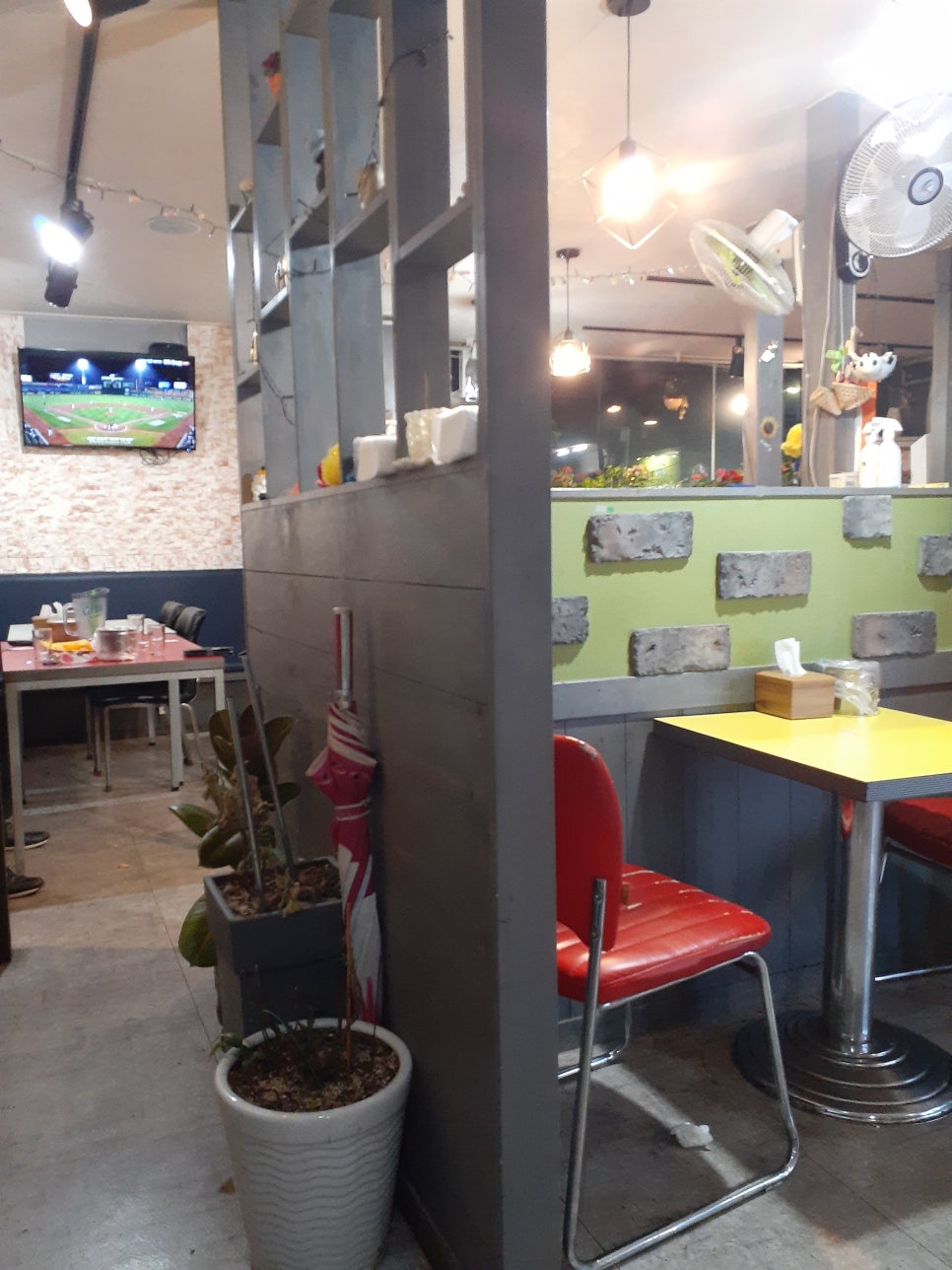 신통치킨 석교점 사진 6
