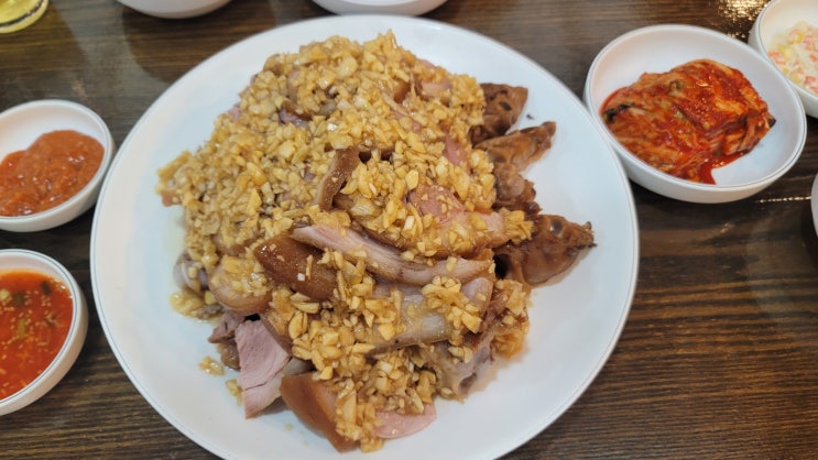  학동역 유장원 보쌈  마늘족발  후기
