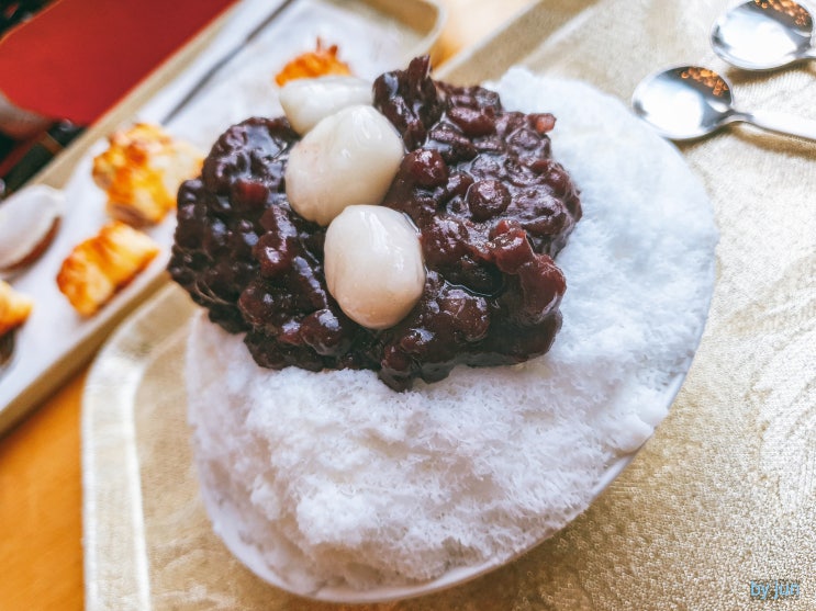  천안 뚜쥬루과자점 거북이점 - 빵집의 중심에서 팥빙수를 외치다