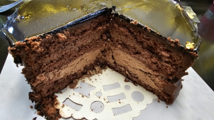  고디바 다크쵸컬릿 케이크, 진한 다크맛 케잌, 커피와 어울리는 맛난 케잌이다.