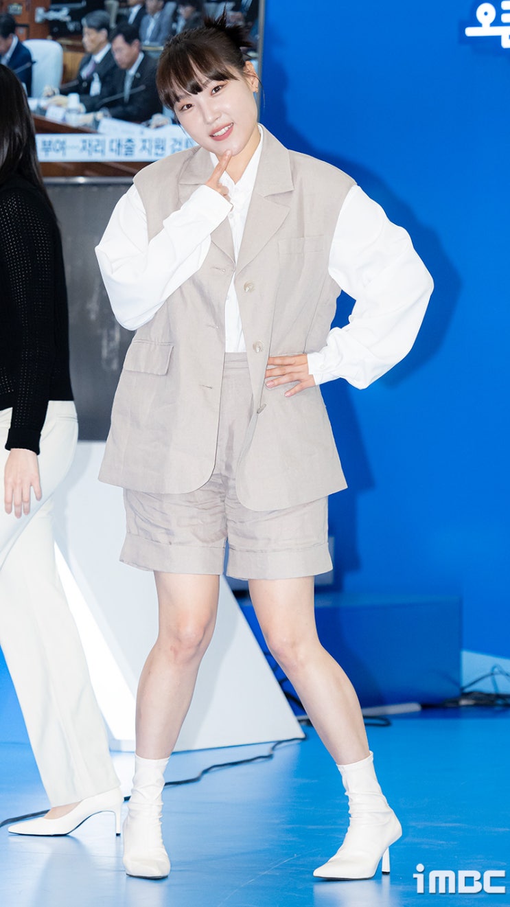 '가요광장' DJ 이은지, 유쾌한 에너지...댄스타임 가질 것 "전 남친 재회한 느낌" '가요광장' DJ 이은지, 유쾌한 에너지...댄스타임 가질 것 "전 남친 재회한 느낌"