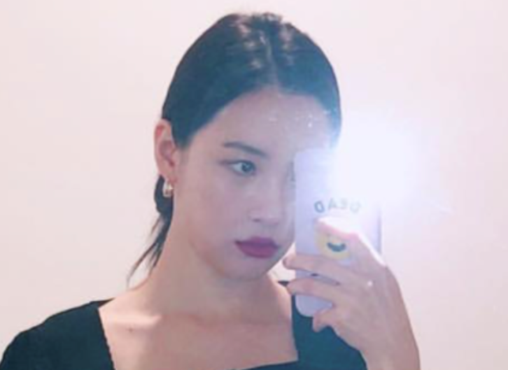  선미도 좋아하는 여자 빈티지 가방으로 여성 명품 브랜드 루이비통 데님 배기백