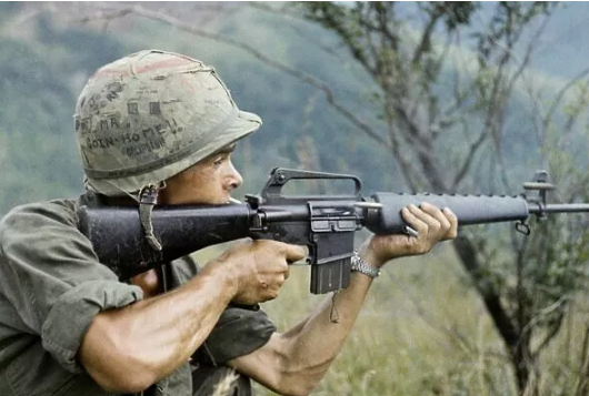  M-16 돌격소총의 장단점, 역사와 그 기능 제원