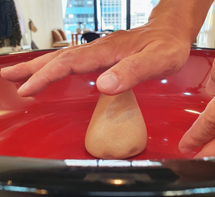 반죽 네리(ねり) 소바 면을 단단하게 묶어주는 수타 소바 기술