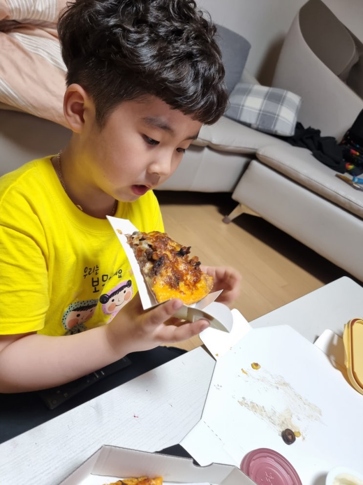  고기가 듬뿍! 음봉 청담피자 새로 오픈했어요.