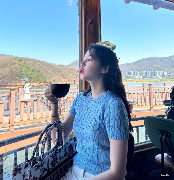  여자 폴로 반팔니트 성해은이 입은 것은?