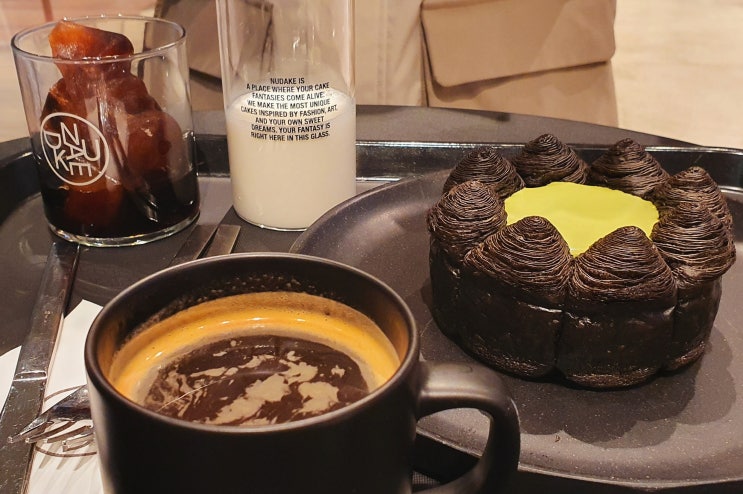 [도산공원 카페] 누데이크 하우스 도산 힙한 피크 케이크 맛집(젠몬, 탬버린즈)