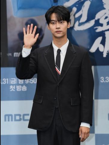 차학연 조선변호사 논란 졸업사진 탈퇴 인스타 나이 키 몸매 프로필 필모그래피 그룹 군대 ....