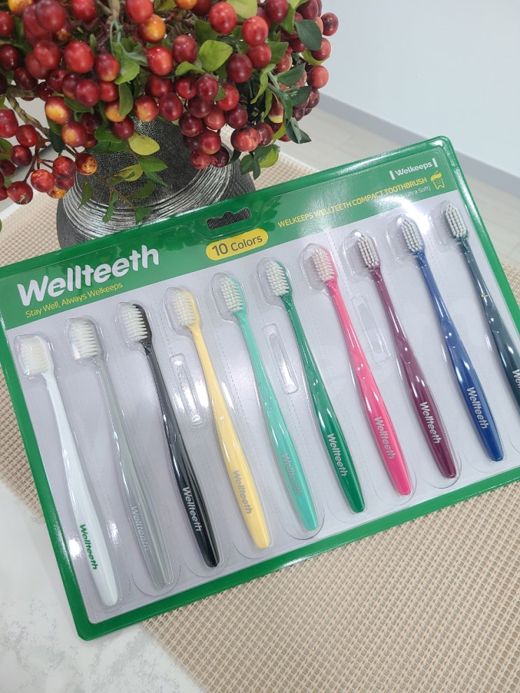  작은헤드칫솔로 입안구석구석깨끗하게~ 내맘에 쏙드는 10가지 컬러 웰티스컴팩트칫솔