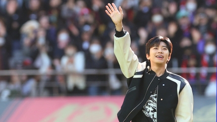 <b>임영웅</b>, 장애인 <b>축구단</b>에 축구화 선물... 끝없는 선행