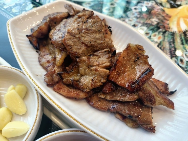  지하철 9호선 증미역 근처 불 맛이 나는 불고기에 쌈을 싸먹고 싶다면 여기! 등촌동 맛집 문래 돼지불백 등촌점에 방문해서 점심 식사