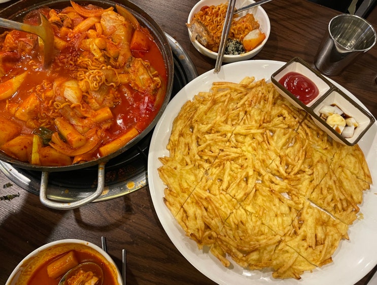 [강남 맛집] 떡도리탕 | 풍자 또 간집 찐 맛집 떡볶이 + 닭다리탕 맛집 / 강남 강자채전 맛집 / 강남 저녁 약속 맛집 / 강남역 닭볶음탕 또간집 추천 메뉴 / 라볶이 매운맛