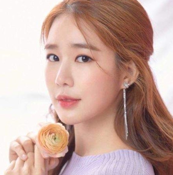 유인나 프로필 나이 키 결혼 리즈 최근 얼굴 성형 본명 가족 학력 소속사 혈액형 MBTI 고향 작....