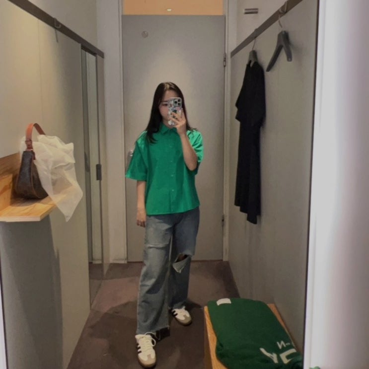 COS 매장 가면 가장 먼저 보이는 컬러는? ㅣ 코스 오버핏 반팔 셔츠 COS 매장 가면 가장 먼저 보이는 컬러는? ㅣ 코스 오버핏 반팔 셔츠