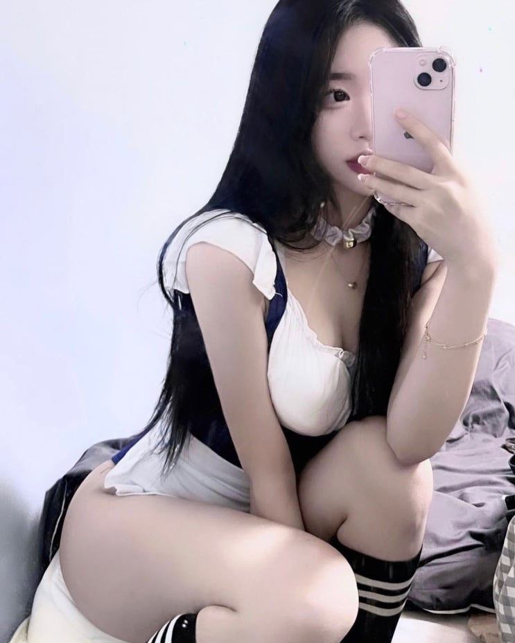 귀여운 슬랜더 + 볼륨감 있는 몸매 귀여운 슬랜더 + 볼륨감 있는 몸매
