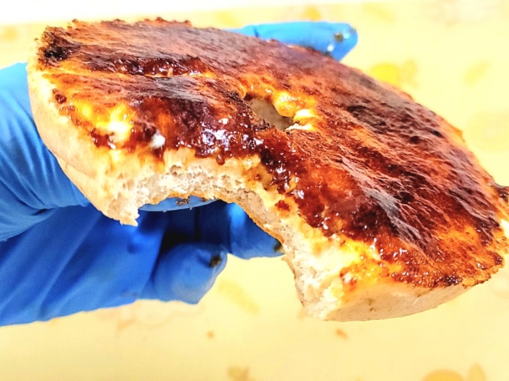  밤야식 베이글 맛있게 먹는법 크림 치즈  브륄레 만들기