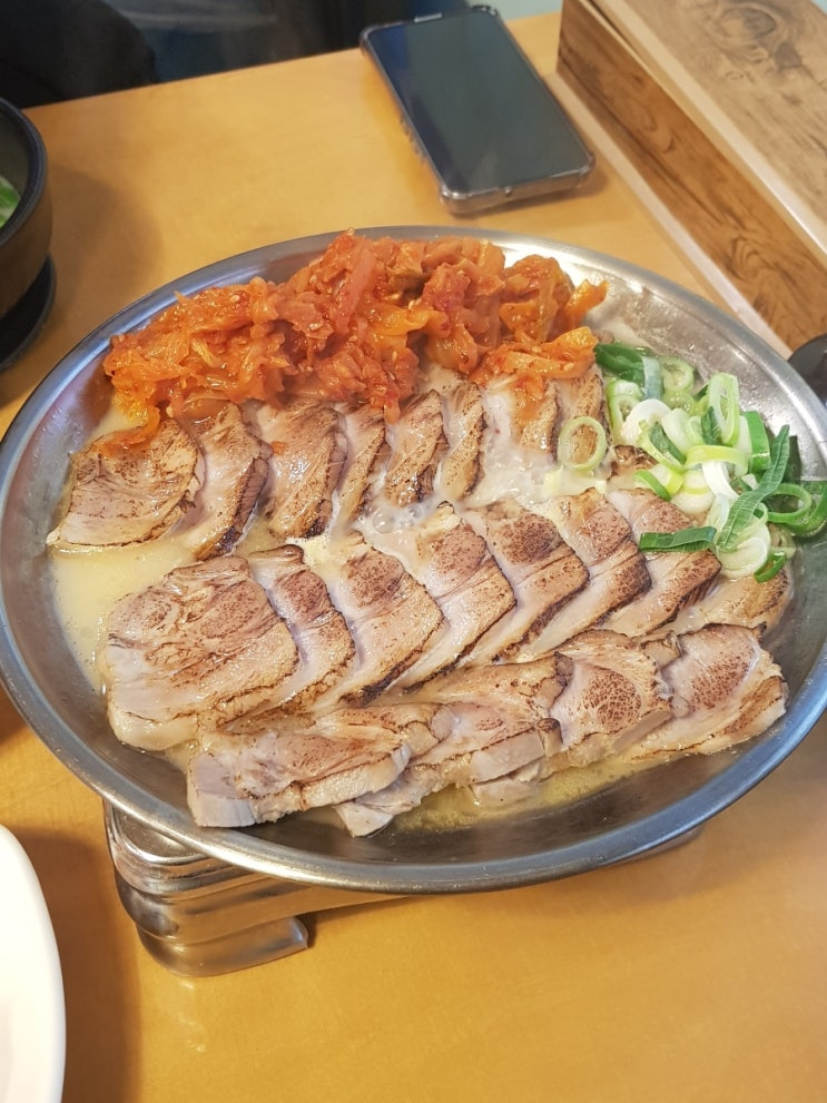  부산 망미동 순옥향토돼지국밥 솔직후기 (수육백반, 볶음김치)