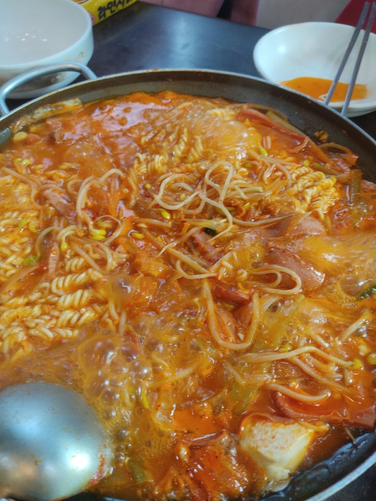  명동 송탄 부대찌개