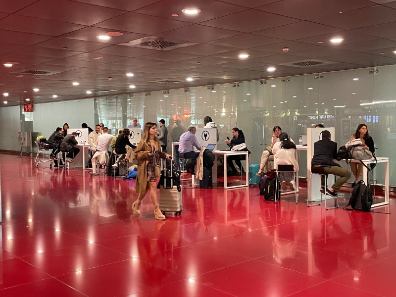 스페인 바르셀로나 엘프라트 공항 면세점,기념품,택스리펀,라운지 시설