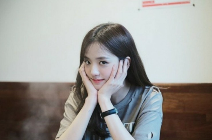  30대 여성 드레스워치로 스퀘어 디자인의 명품 시계 브랜드 까르띠에 탱크솔로 추천 feat. 지수