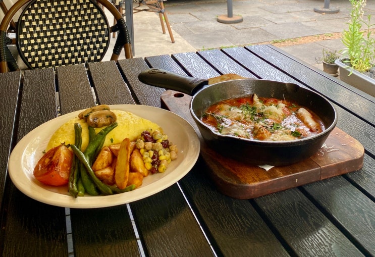 [서울 강남구] 가로수길 맛집, 달링키친 / 스피니치 크림 오믈렛, 치킨 파마잔, 브런치 레스토랑 카페 / 매장이전
