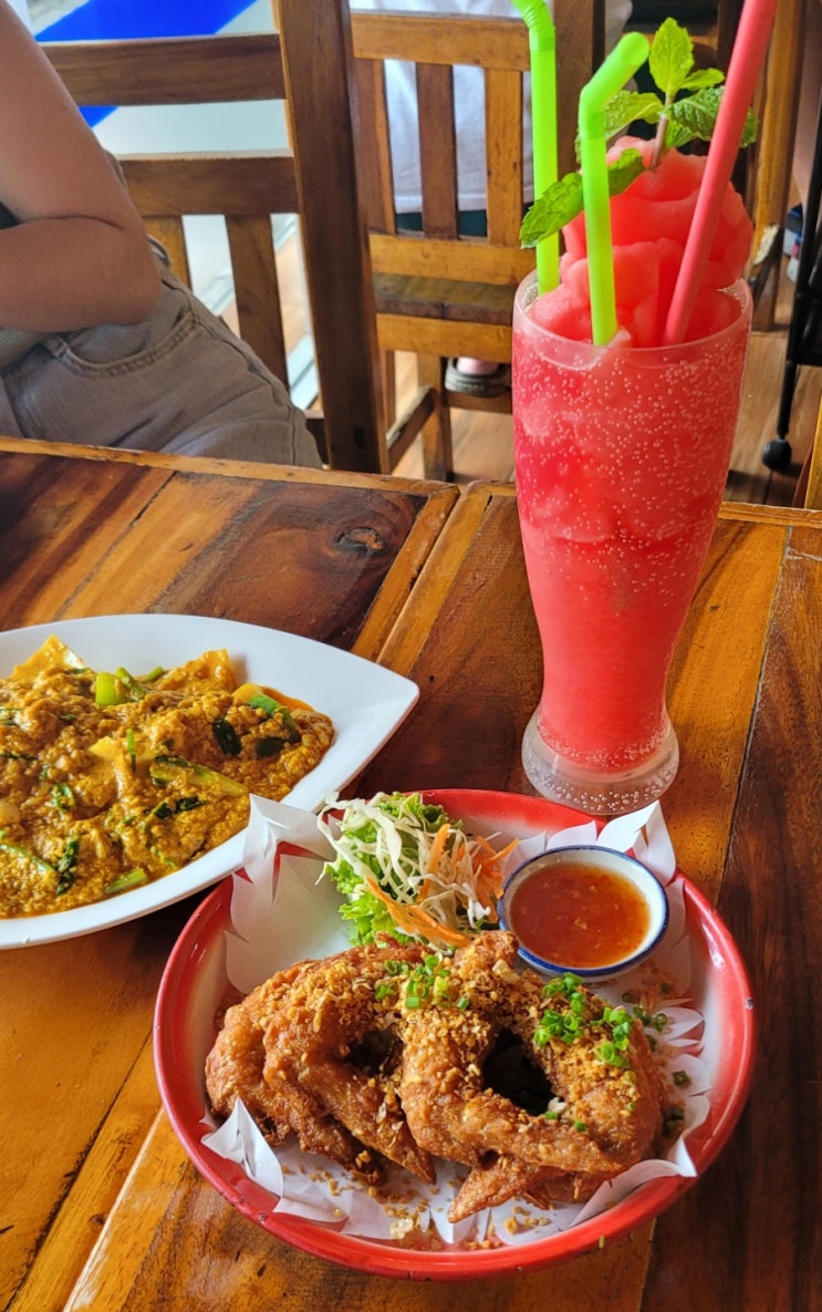  [태국] 노스이스트 ,방콕 맛집 메뉴판 (Northeast, 똠얌꿍, 푸팟퐁커리, 땡모반)