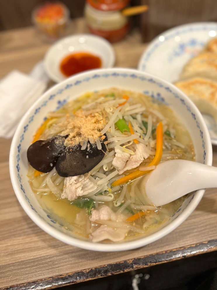  Kairaku 카이라쿠 점보교자와 소금라멘, 이케부쿠로 맛집.