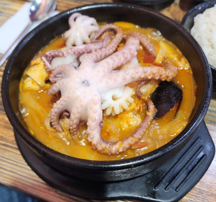  윤원 뚝배기 짬뽕 - 가평, 청평 최고의 해물짬뽕! 청평그린휴게소 맛집, 개지리는 해장코스