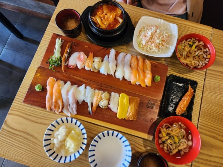  일산 백석동 맛집 스시어왕 크고 도톰한 초밥 연어탕 조합 쵝오 추천