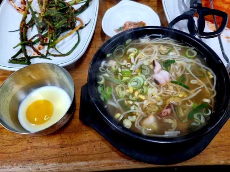 전주 콩나물국밥 수란까지 리필 되는 왱이콩나물국밥