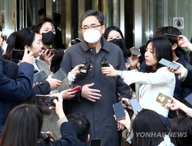 <b>검찰</b>, '곽상도 50억 뇌물' 산업은행·호반건설 <b>압수수색</b>