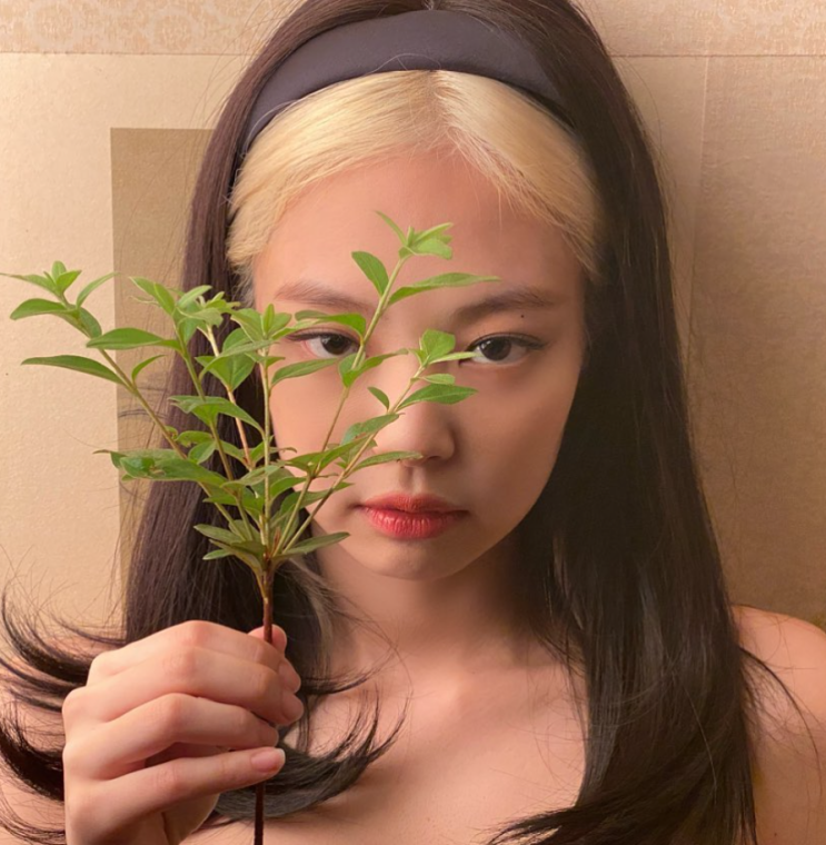  봄 스타일에 디테일 더하는 여자 헤어 악세사리 헤어밴드로 스타일 UP! A.K.A 머리띠