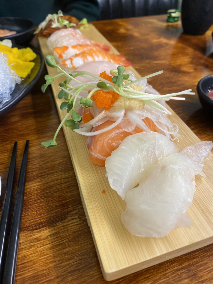  성남 모란 맛집 형제초밥 형제 중 한명이 초밥만듬