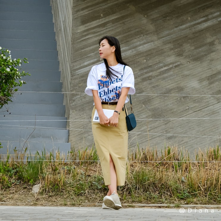 커플 반팔티로 입기 좋은 이벳필드 캐주얼 데일리룩 여름 코디 커플 반팔티로 입기 좋은 이벳필드 캐주얼 데일리룩 여름 코디